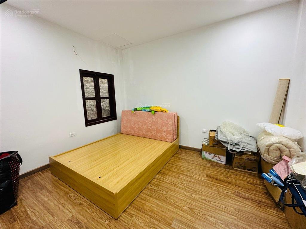 Bán nhà mỹ đình  ô tô đỗ cách 20m  dt 42m2  mt 4,5m  xây 5 tầng  ngõ rộng  sổ vuông đẹp