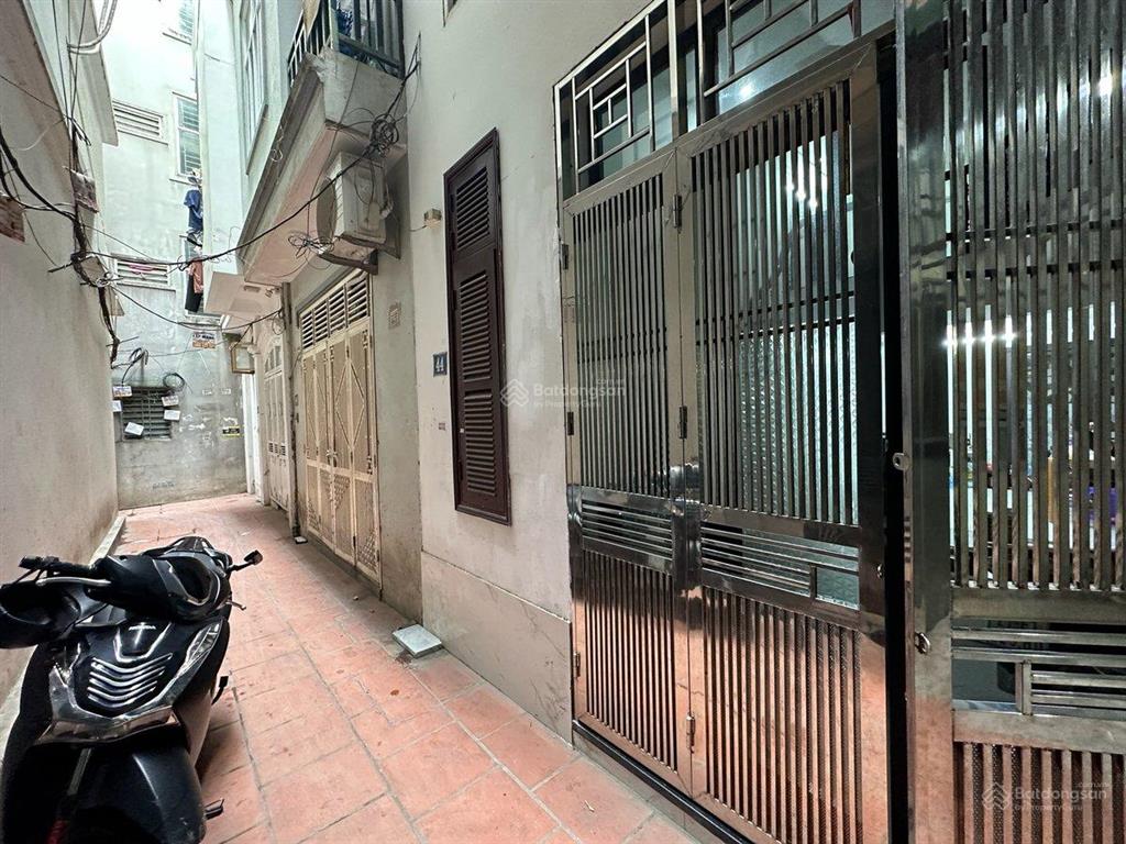 Bán nhà mỹ đình  ô tô đỗ cách 20m  dt 42m2  mt 4,5m  xây 5 tầng  ngõ rộng  sổ vuông đẹp