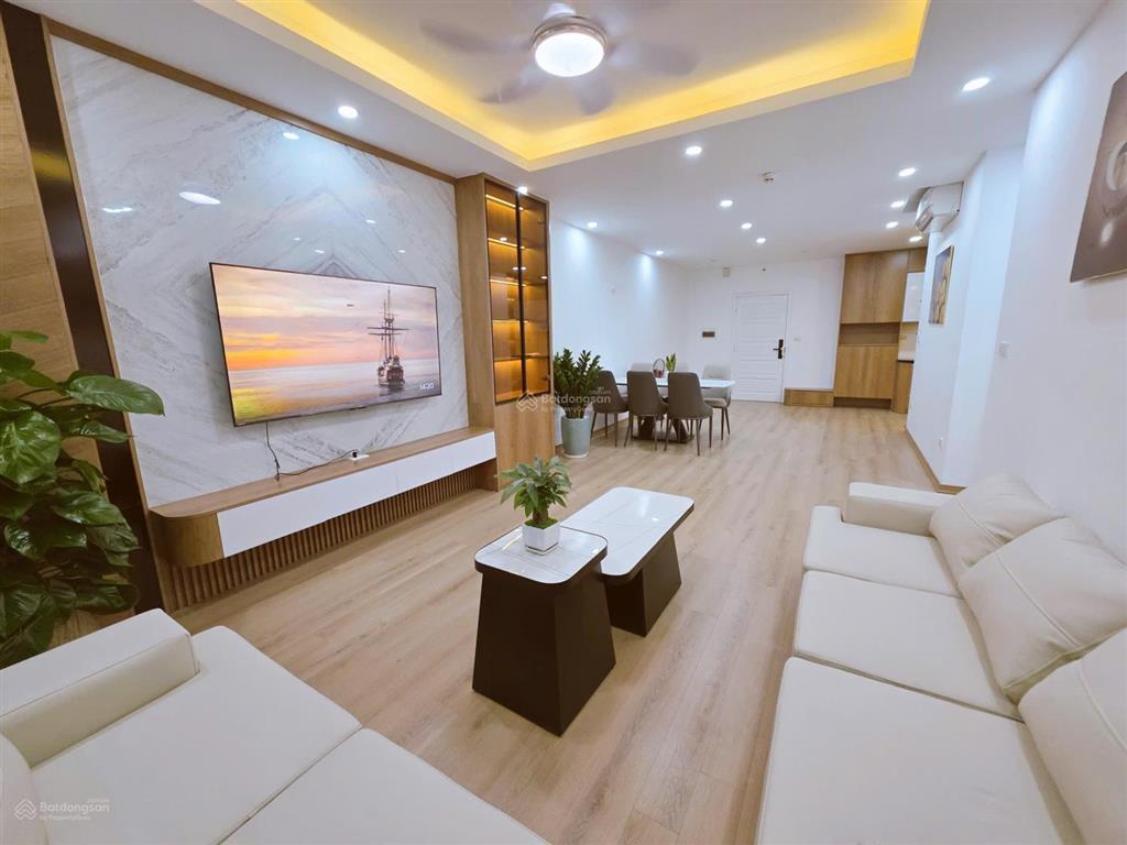 Cần bán căn hộ 108m2, tk 3 ngủ , 2 vệ sinh