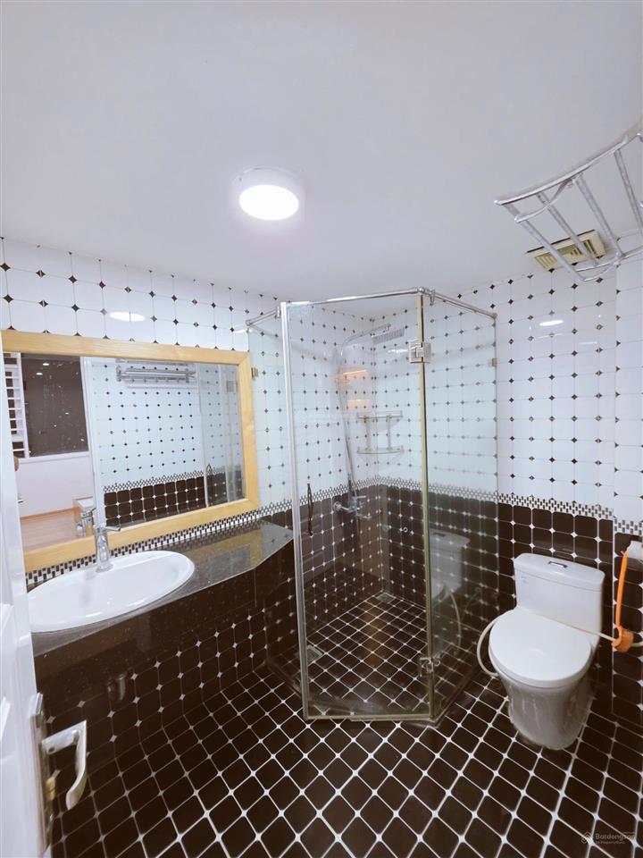 Cần bán căn hộ 108m2, tk 3 ngủ , 2 vệ sinh