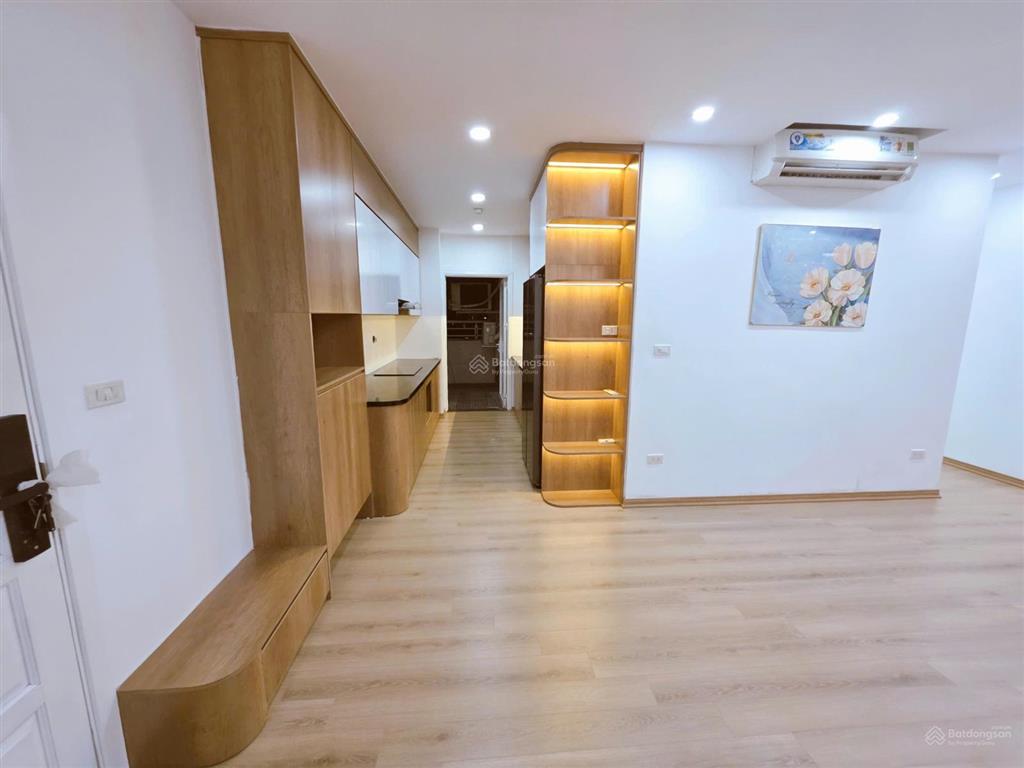 Cần bán căn hộ 108m2, tk 3 ngủ , 2 vệ sinh