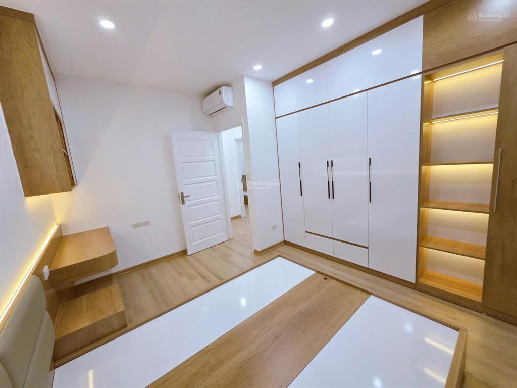 Cần bán căn hộ 108m2, tk 3 ngủ , 2 vệ sinh