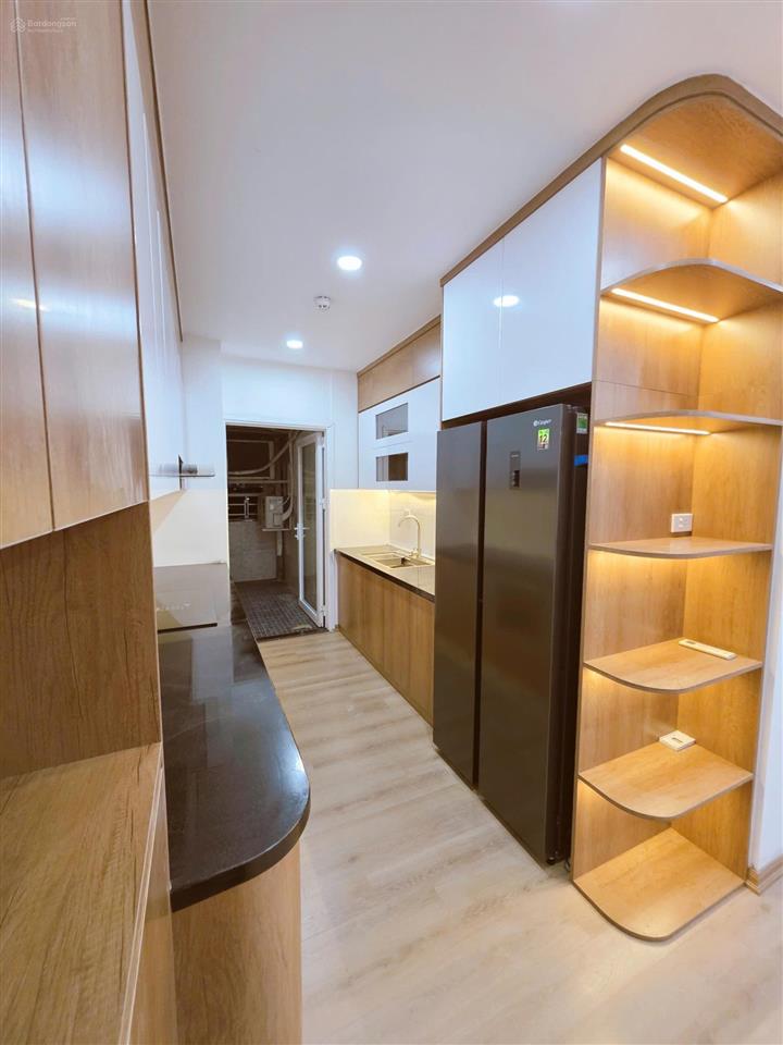 Cần bán căn hộ 108m2, tk 3 ngủ , 2 vệ sinh