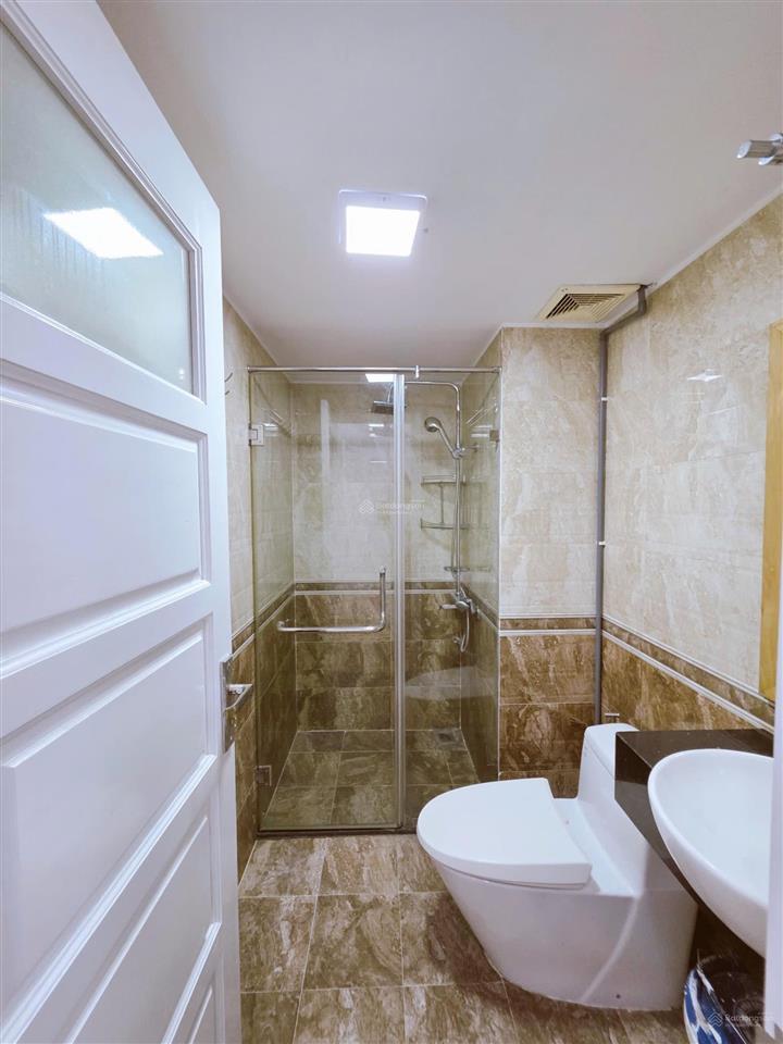 Cần bán căn hộ 108m2, tk 3 ngủ , 2 vệ sinh