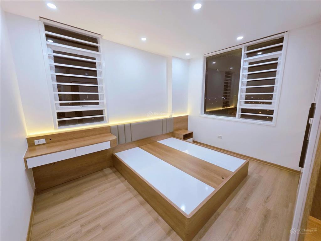 Cần bán căn hộ 108m2, tk 3 ngủ , 2 vệ sinh