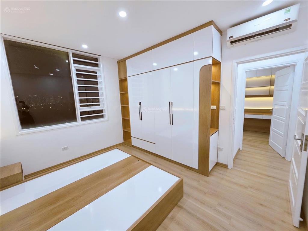 Cần bán căn hộ 108m2, tk 3 ngủ , 2 vệ sinh