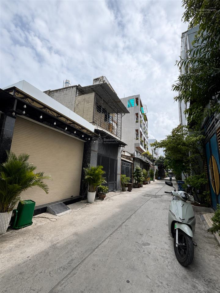 Bán nhà huỳnh thị hai ngang 4*16m trường đại học giao thông vận tảito kýq12 chỉ hơn 4 tỷ hẻm ô to