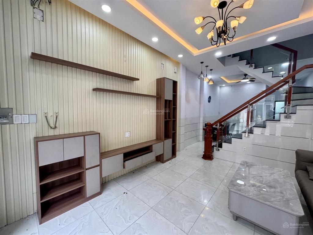 Siêu phẩm 3 tầng đường 12m có lềkhu đại gia gần nhà máy bia cách 50m ra mặt tiền lê văn khương 5t