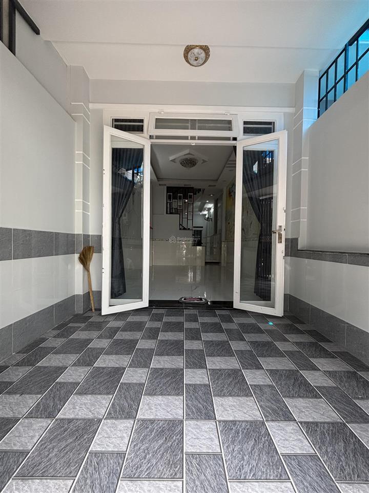 Bán nhà nguyễn thị đặng 3 tầng kiên cố70m2ngay trường học võ trường toản5phút về gò vấp hợn 5tỷ