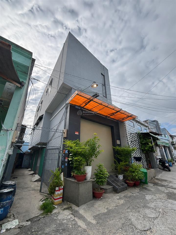 Bán gấp nhà 3 tầng 74m2 trần thị hè  nguyễn ảnh thủ ngang 5m  có 3 phòng trọ dòng tiền 8 triệu/th