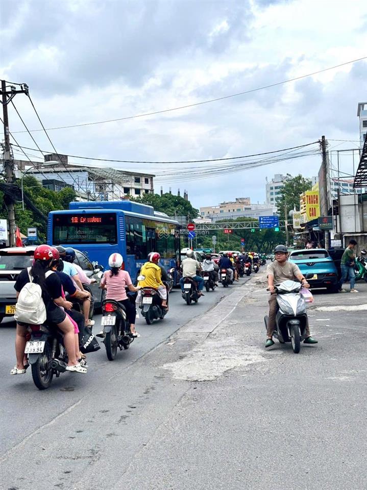 Bán đất tặng nhà ngang lớn ngay chợ đường đông bắc tô ký sát phần mềm quang trung về gò vấp 5phút