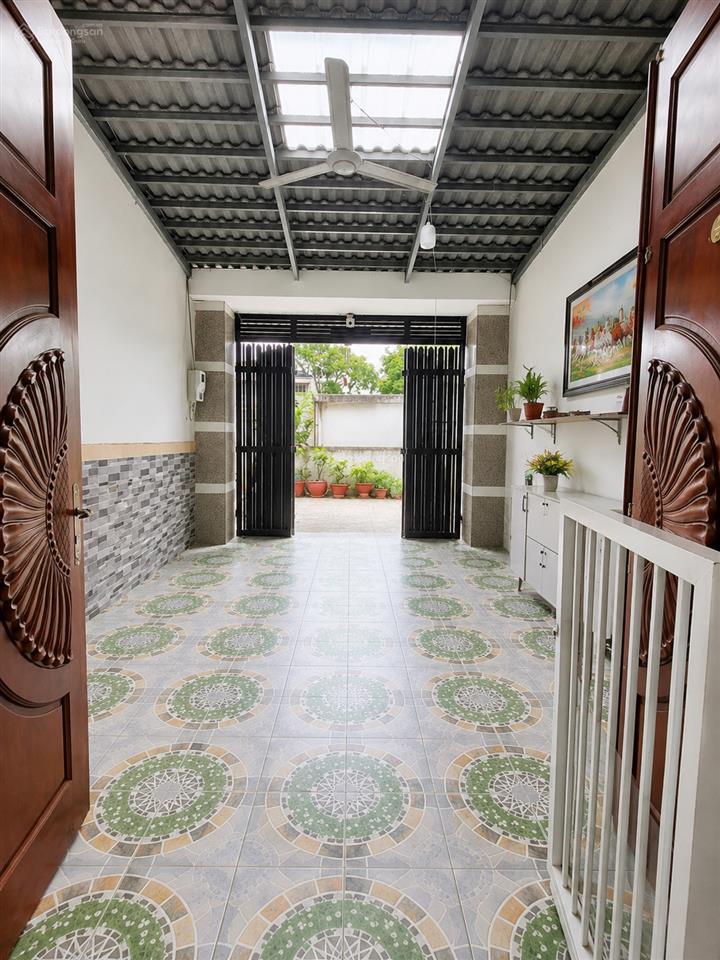 Nhà đẹp kiên cố đường huỳnh thị hai ngay chợ hạt điều hẻm an ninh xe hơi tránh 4.2x22m hơn 6 tỷ