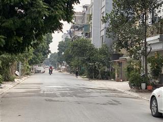 Bán đất long biên, 2 vỉa hè, 3 ô tô tránh, tiềm năng tăng giá mạnh.mt 3.5m, 3 thoáng. nhỉnh 9tỷ