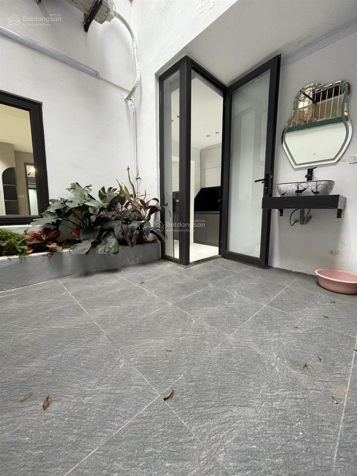 Nhà đẹp ở ngay phố đào tấn  trung tâm ba đình  2pn 2wc  nhỉnh 5 tỷ
