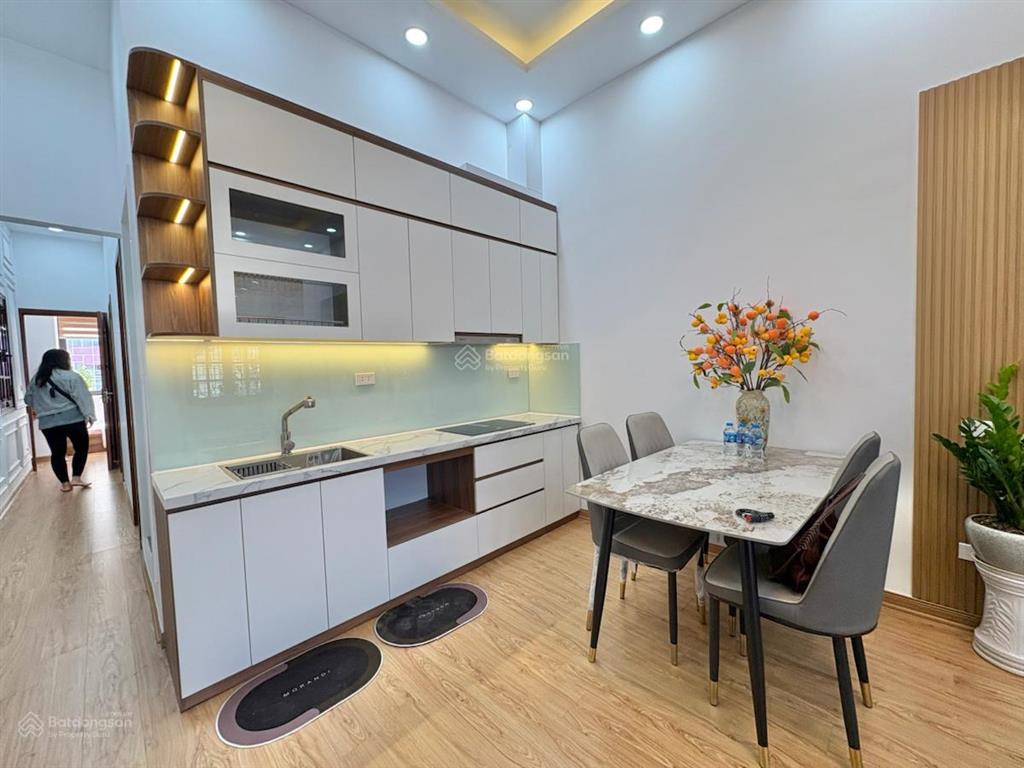 Hiếm  lô góc 2 mặt thoáng khu vực nguyễn trãi  20m ra ô tô  nhà đẹp ở luôn