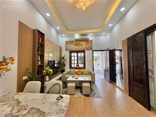 Hiếm  lô góc 2 mặt thoáng khu vực nguyễn trãi  20m ra ô tô  nhà đẹp ở luôn