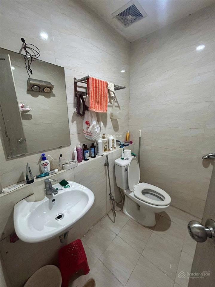 Căn hộ chung cư phố lê văn lương  68m 2pn 2wc  giá 6tỷ82 có thương lượng