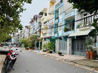 Nhà 4 tầng đẹp ở liền đối diện công viên phước bình  đường 16m có vỉa hè. gần global city