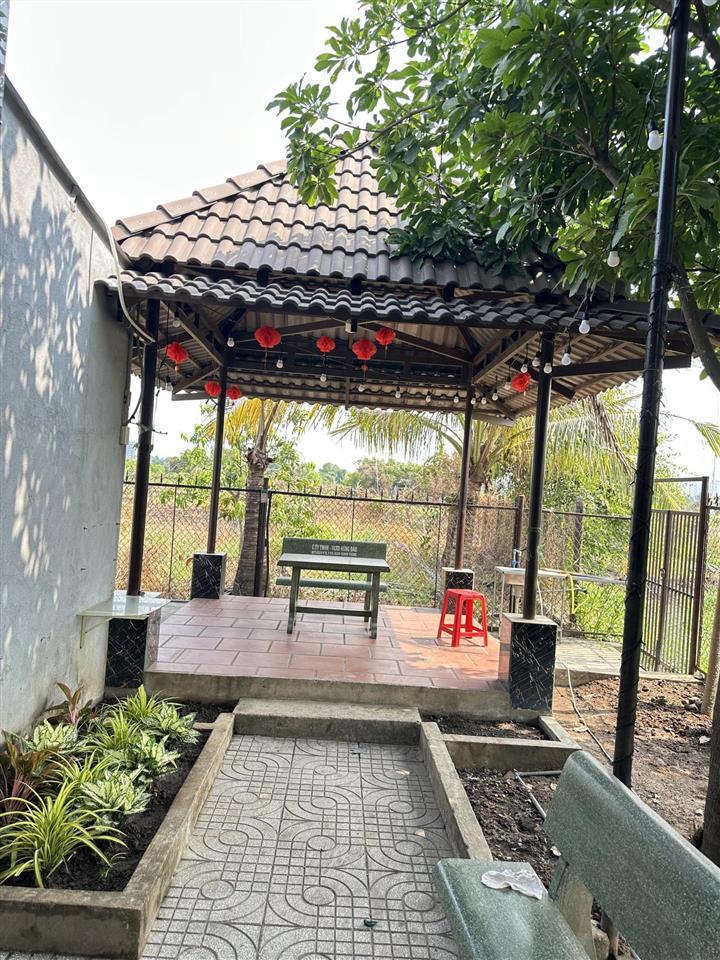 Cần tiền bán gấp nhà vườn đang kinh doanh cafee