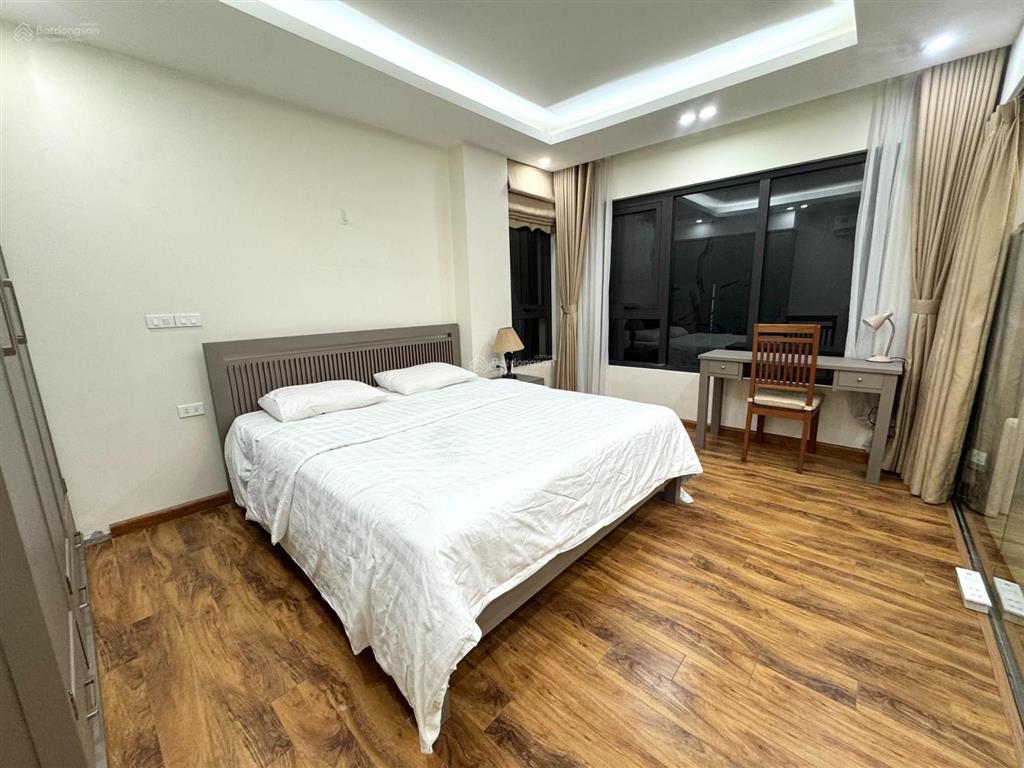 Cho thuê căn hộ mới tại 62 trần thái tông, ô tô đỗ cửa, giặt sấy riêng, nội thất cao cấp an cường