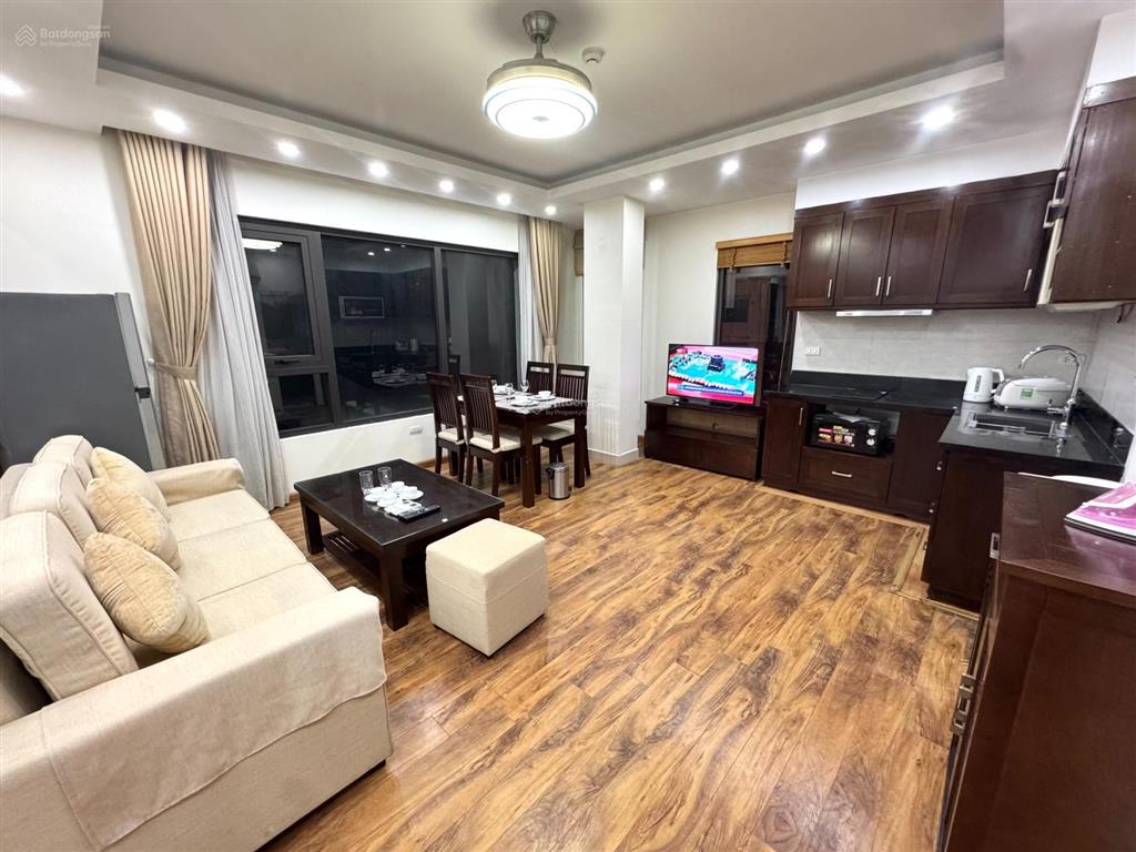 Cho thuê căn hộ mới tại 62 trần thái tông, ô tô đỗ cửa, giặt sấy riêng, nội thất cao cấp an cường