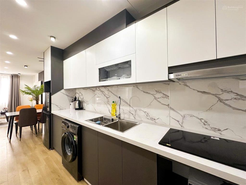 Căn hộ 2 ngủ 1 khách 2wc mặt phố giảng võ  gần hồ giảng võ, ga cát linh, full nội thất