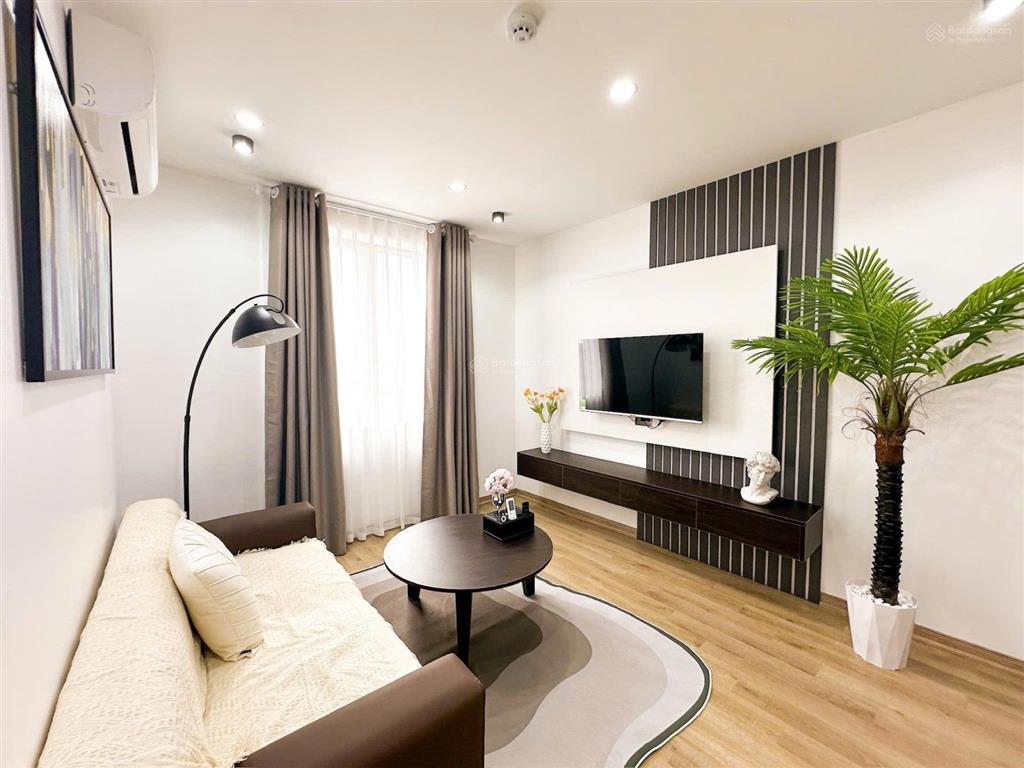 Căn hộ 2 ngủ 1 khách 2wc mặt phố giảng võ  gần hồ giảng võ, ga cát linh, full nội thất