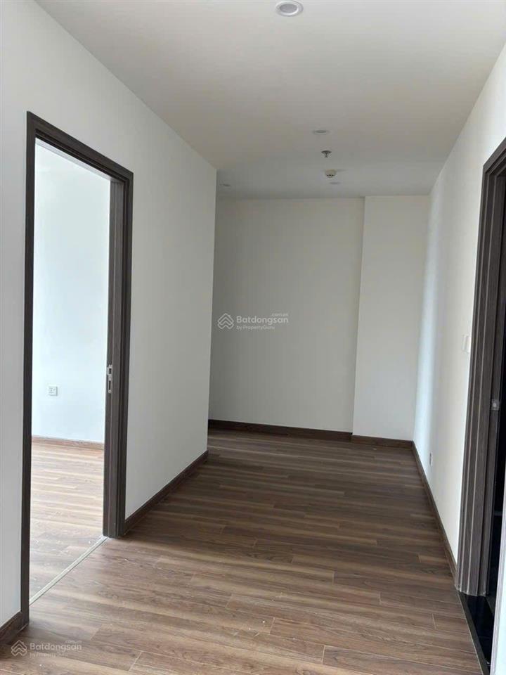 Cho thuê căn 2n góc tòa be1, hướng đông nam giá thuê 8tr.  0986 257 ***