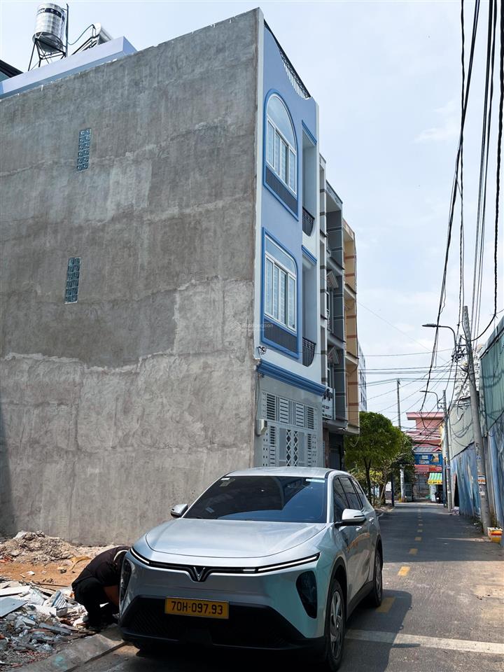 Nhà mới ở ngay 4 tầng btct  hơn 40m2  sổ vuông đẹp  hxh đỗ cửa  cách mt an dương vương 20m.