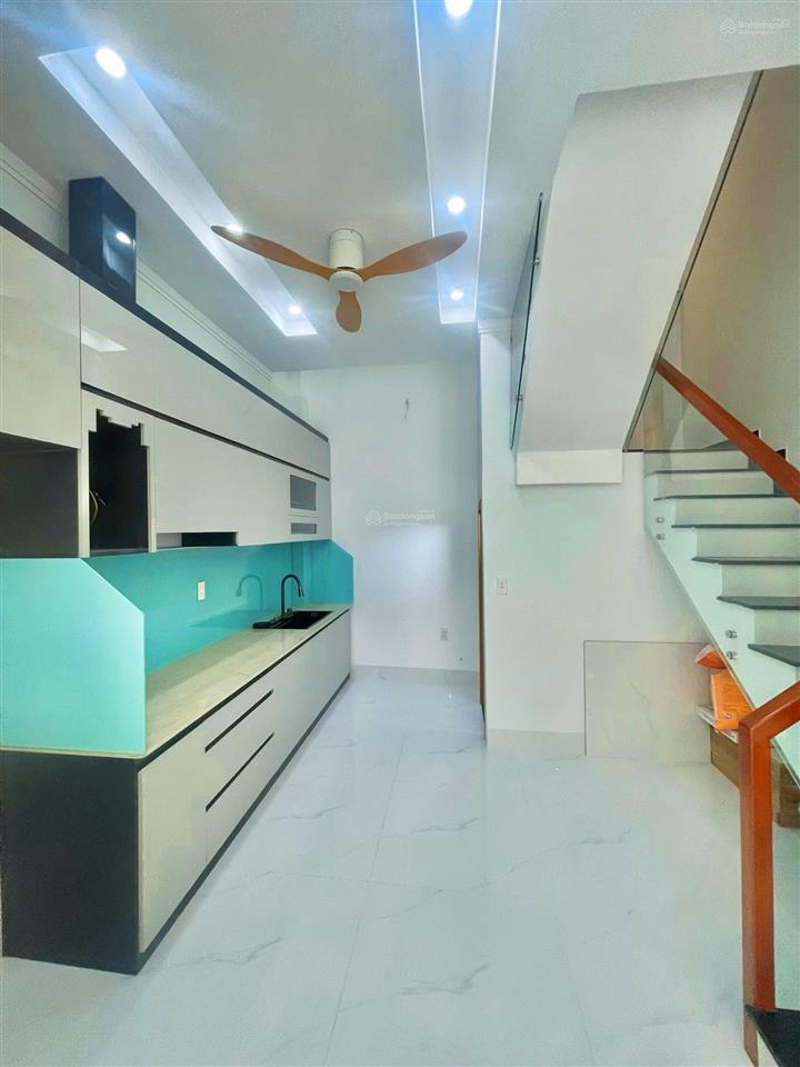 Nhà mới ở ngay 4 tầng btct  hơn 40m2  sổ vuông đẹp  hxh đỗ cửa  cách mt an dương vương 20m.