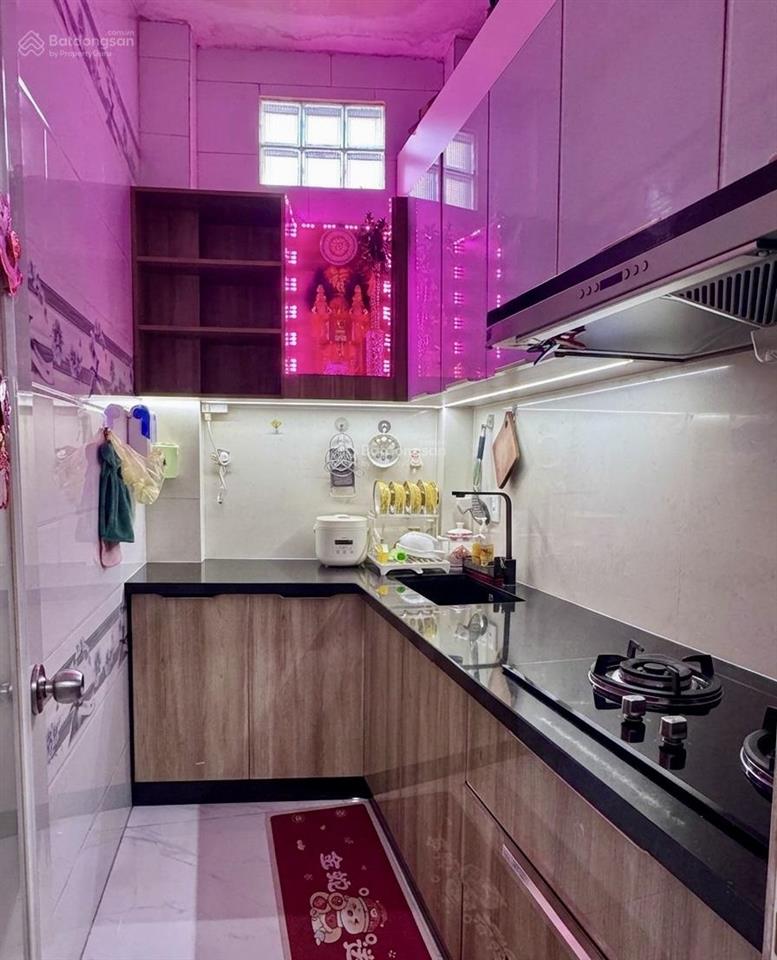 Chủ gửi căn nhà 3 tầng tâm huyết,bao nội thất,hxh thẳng 1 trục,đường phạm phú thứ quận 6,chỉ 5.x tỷ