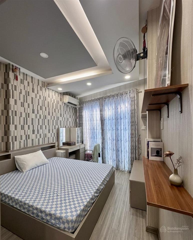 Chủ gửi căn nhà 3 tầng tâm huyết,bao nội thất,hxh thẳng 1 trục,đường phạm phú thứ quận 6,chỉ 5.x tỷ