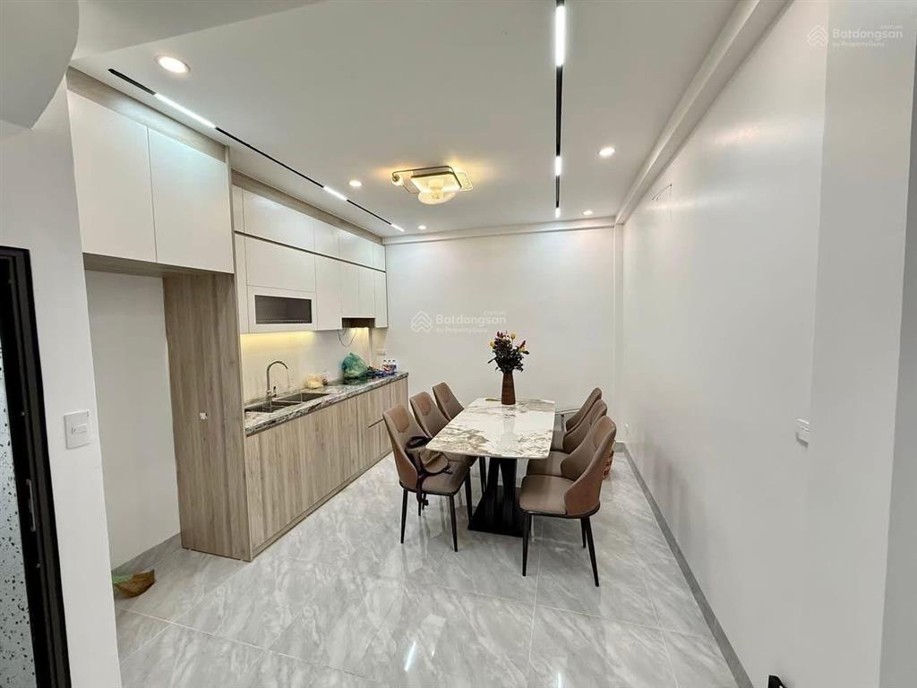 Bán nhà hoàng mai 2 thoáng, 50m ra ô tô, kinh doanh, sổ đẹp, dân xây 40m2 x 5t