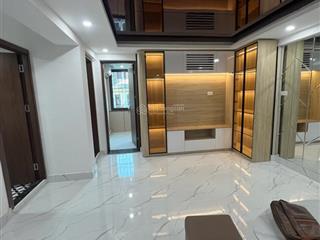 Tập thể bách khoa  tạ quang bửu, 2pn rộng, ban công 2 thoáng, ô tô đỗ chân cầu thang, full nt