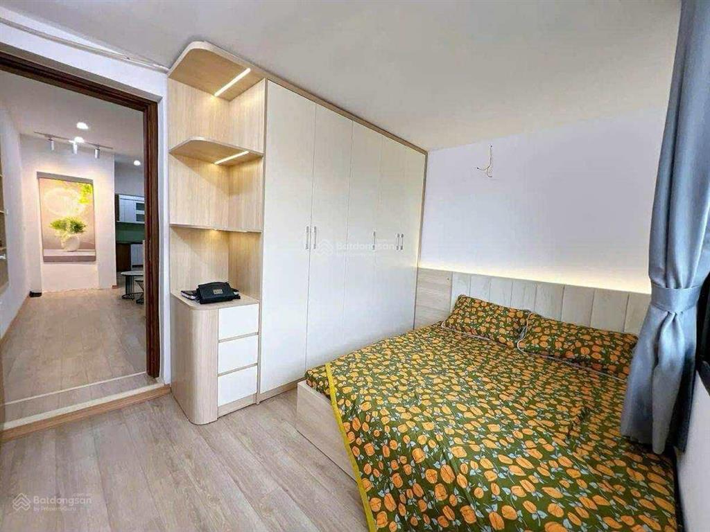 Tập thể đại la, 2 ngủ ban công rộng, bãi ô tô, sổ đỏ chính chủ, nhà đẹp tặng nội thất, 60m2