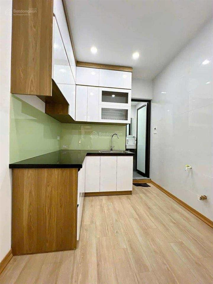 Tập thể đại la, 2 ngủ ban công rộng, bãi ô tô, sổ đỏ chính chủ, nhà đẹp tặng nội thất, 60m2