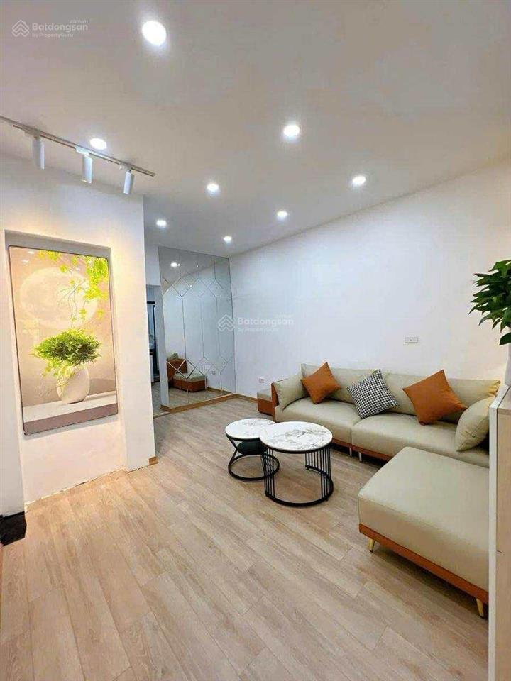 Tập thể đại la, 2 ngủ ban công rộng, bãi ô tô, sổ đỏ chính chủ, nhà đẹp tặng nội thất, 60m2