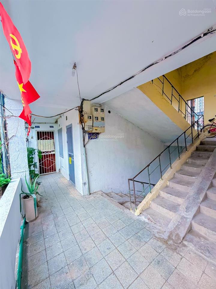 Bán căn tập thể phương mai 3 ngủ 2 wc full nội thất 4,6 tỷ (tl)