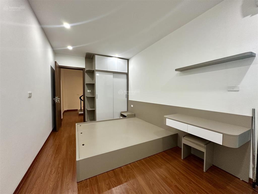 Hơn 6 tỷ nhà kim ngưu 2 thoáng, sổ riêng 35m2 x 5 tầng, 3 ngủ khép kín tặng nội thất, ko quy hoạch