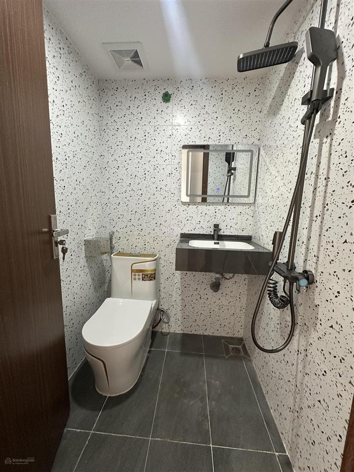 Nhà đẹp minh khai, ngõ thông 2 thoáng, 5 tầng 3 ngủ full nội thất, sổ riêng, quy hoạch ổn định