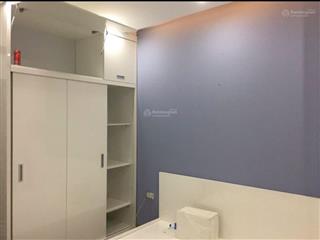 Nhà mới xây, 4 tầng, 100m², rộng rãi, thoáng mát.