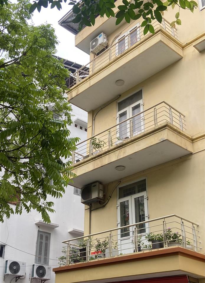 Lô góc hiếm ô tô tránh 2 bên kinh doanh đỉnh