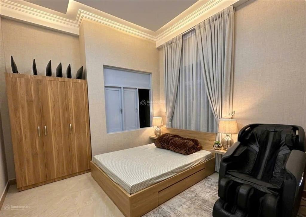 Thanh liệt hoàng mai  50m 5 tầng 6 ngủ  ô tô đỗ cổng  thoáng trước sau 10tỷ2
