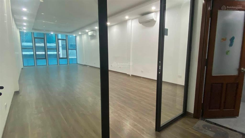 Cho thuê văn phòng trung kính 80m² giá chỉ 13 triệu/tháng, tòa nhà mới, có thang máy