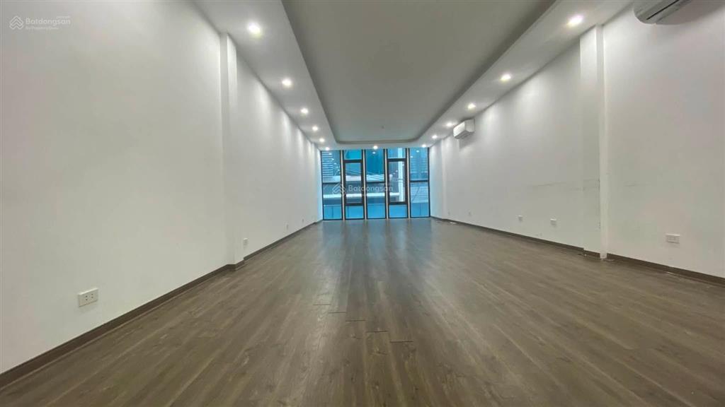 Cho thuê văn phòng trung kính 80m² giá chỉ 13 triệu/tháng, tòa nhà mới, có thang máy