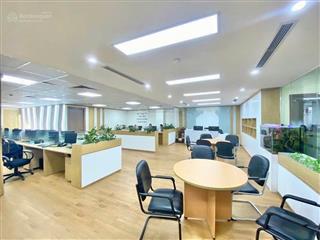 Cho thuê văn phòng lê văn lương 135m² giá chỉ 18 triệu/tháng,