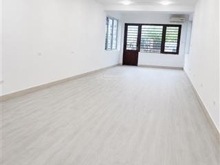 406. cho thuê văn phòng xuân thủy 110m² giá chỉ 13 triệu/tháng, tòa nhà đẹp, thang máy