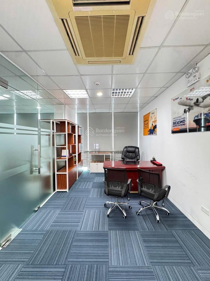 Cho thuê văn phòng đào tấn 135m² giá 20 triệu/tháng, gần lotte, chia sẵn 3 phòng
