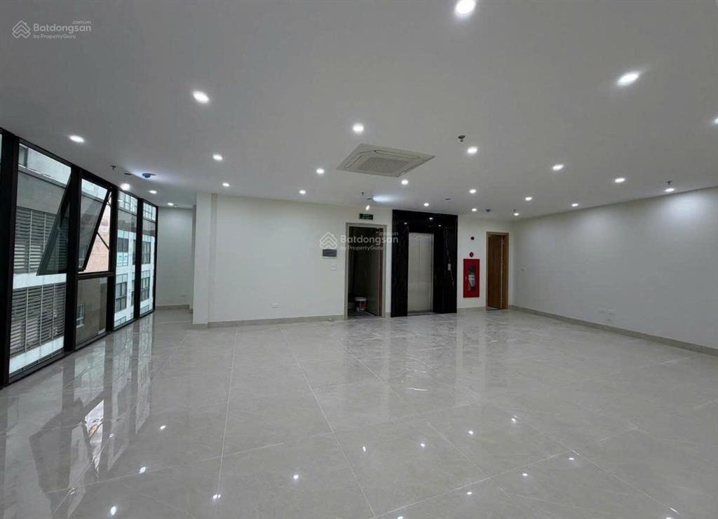 Cho thuê văn phòng thái thịnh 90m² giá 18 triệu/tháng, vị trí trung tâm đống đa