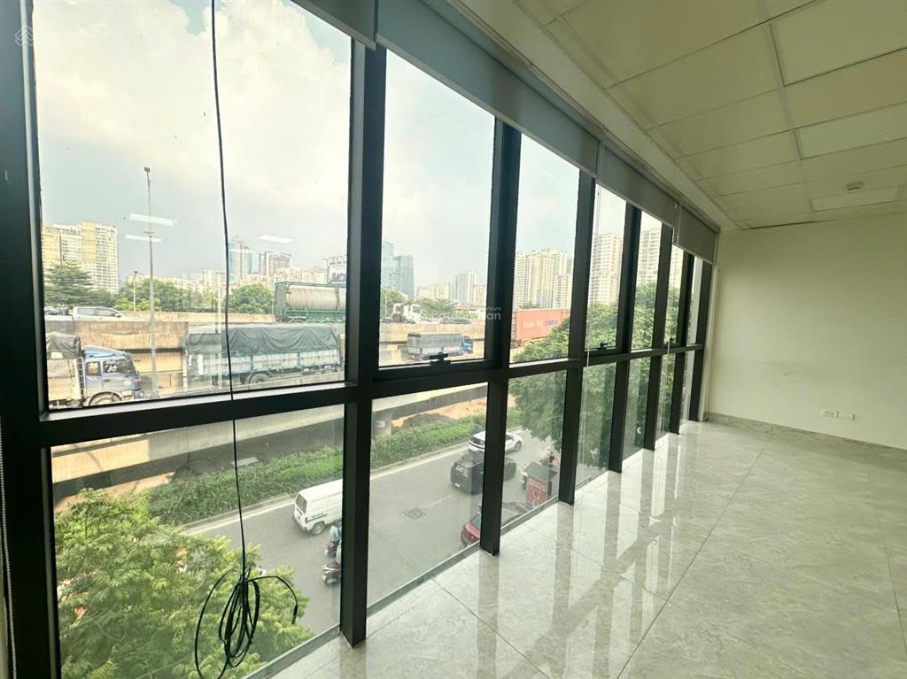 110m2  15tr/tháng  khuất duy tiến | sàn rộng, sáng đẹp, bố trí văn phòng cực thoáng